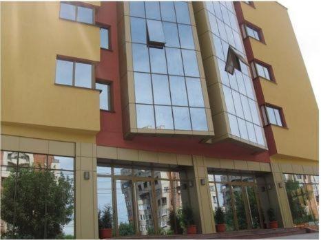 Hotel Flormang كرايوفا المظهر الخارجي الصورة