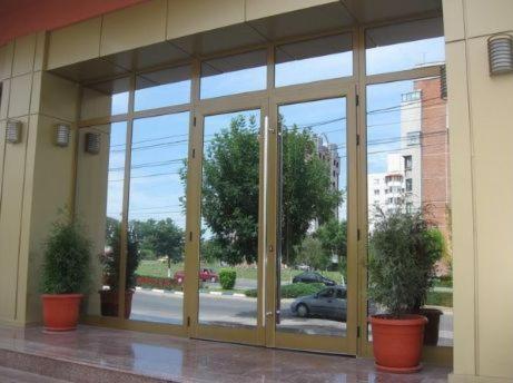 Hotel Flormang كرايوفا المظهر الخارجي الصورة