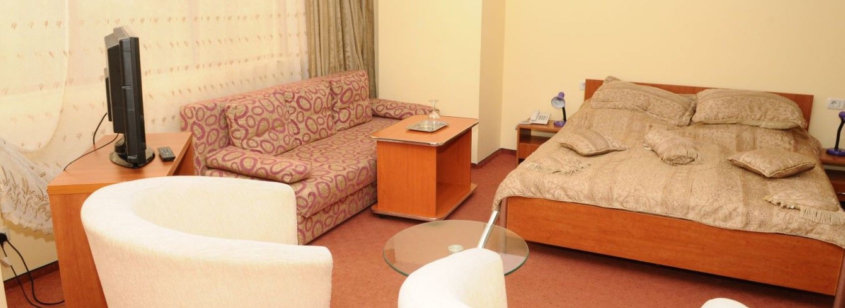 Hotel Flormang كرايوفا المظهر الخارجي الصورة
