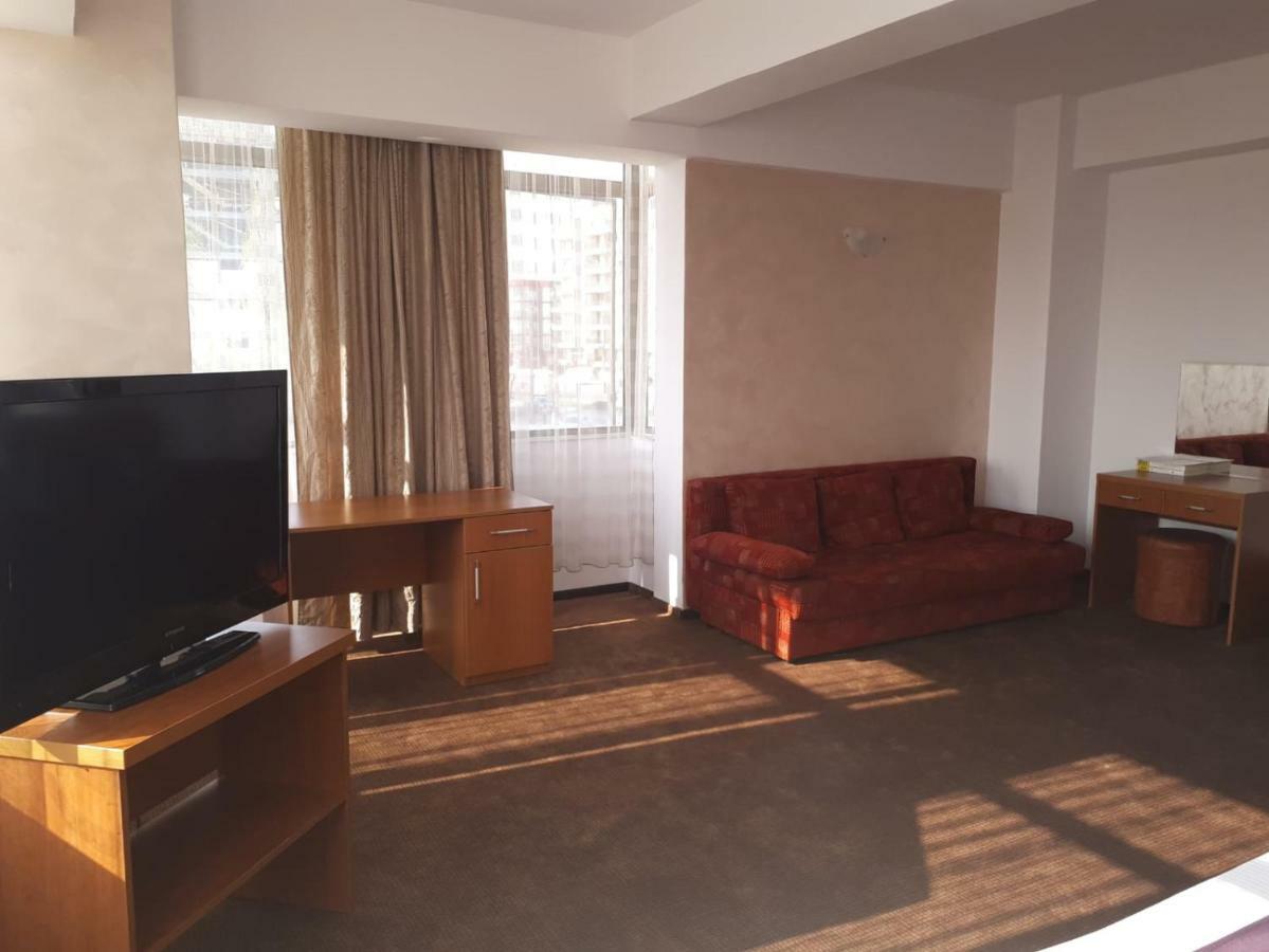 Hotel Flormang كرايوفا المظهر الخارجي الصورة