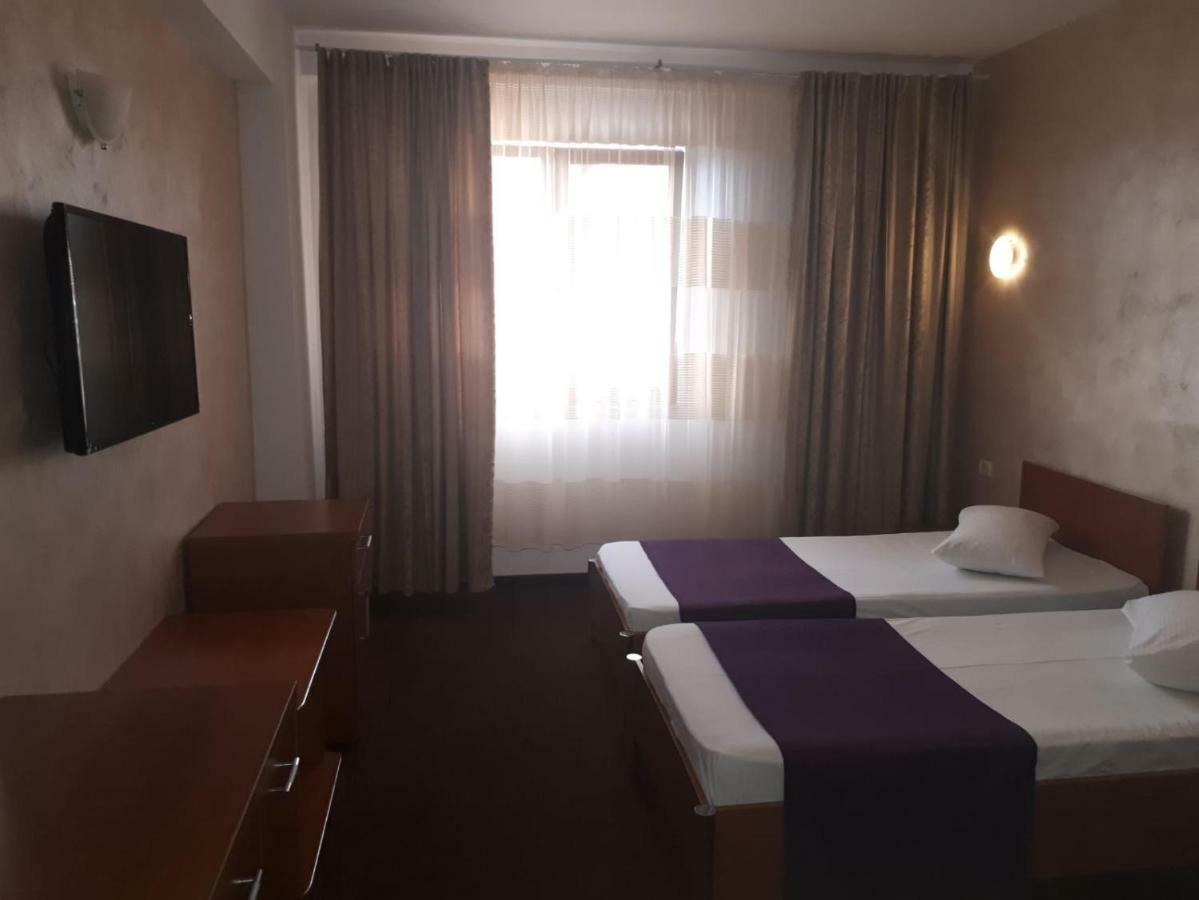 Hotel Flormang كرايوفا المظهر الخارجي الصورة
